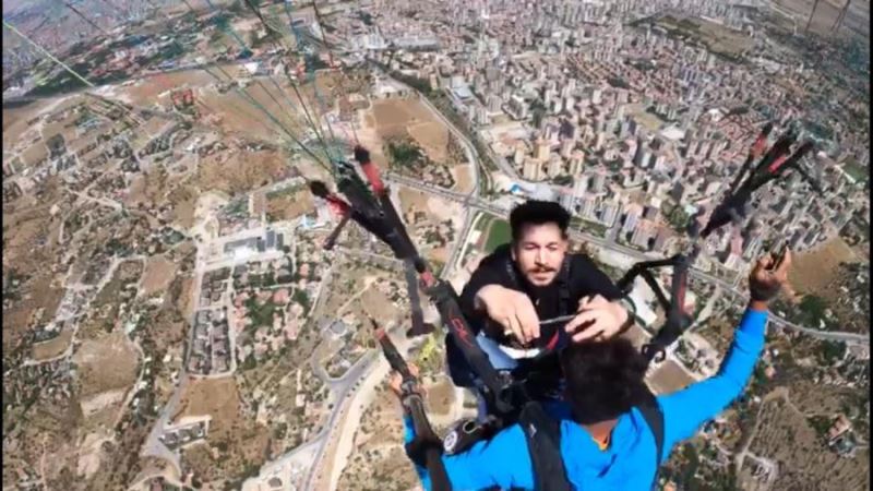 Havada, karada ve suda tıraş yapabilen sıra dışı berber