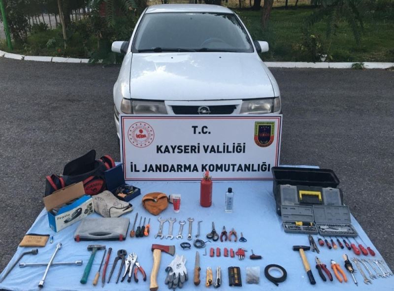 JASAT ekipleri hırsızlara göz açtırmadı
