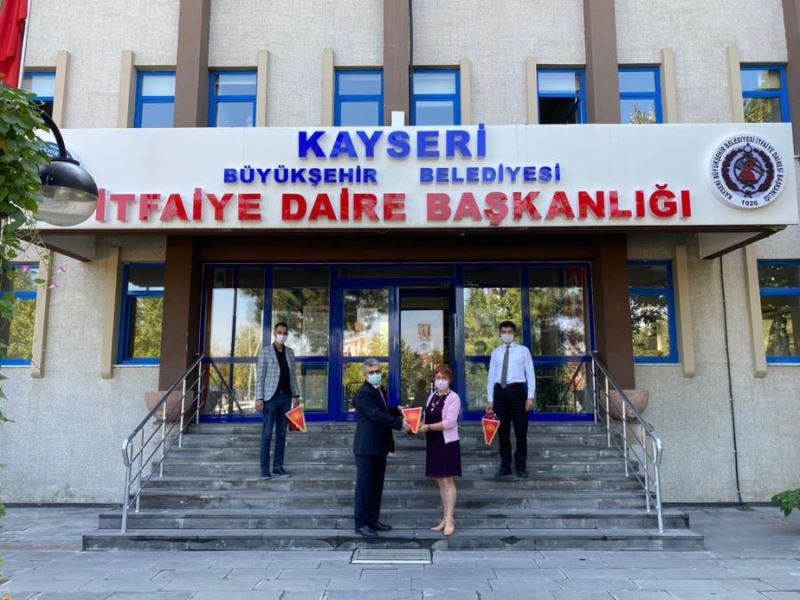   Dr. Karaoğlu  İtfaiyecileri’  unutmadı 