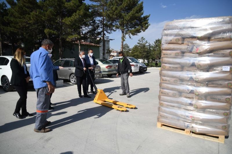 Kayseri’de çiftçilere Macar fiğ tohumu dağıtıldı
