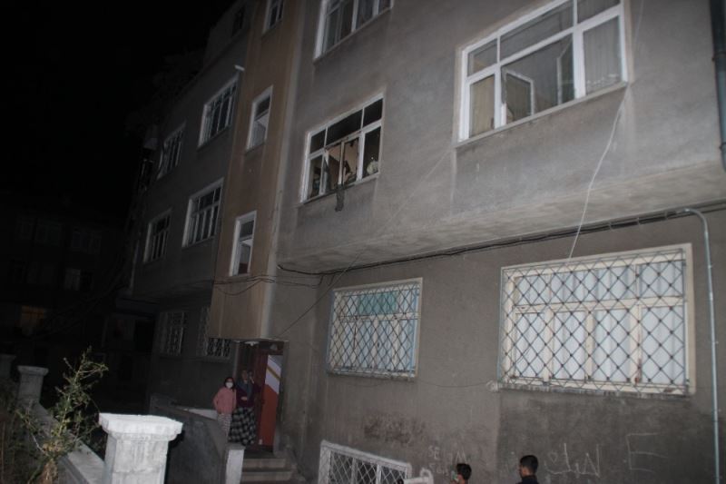 Kayseri’de 8 kişinin yaşadığı evde yangın
