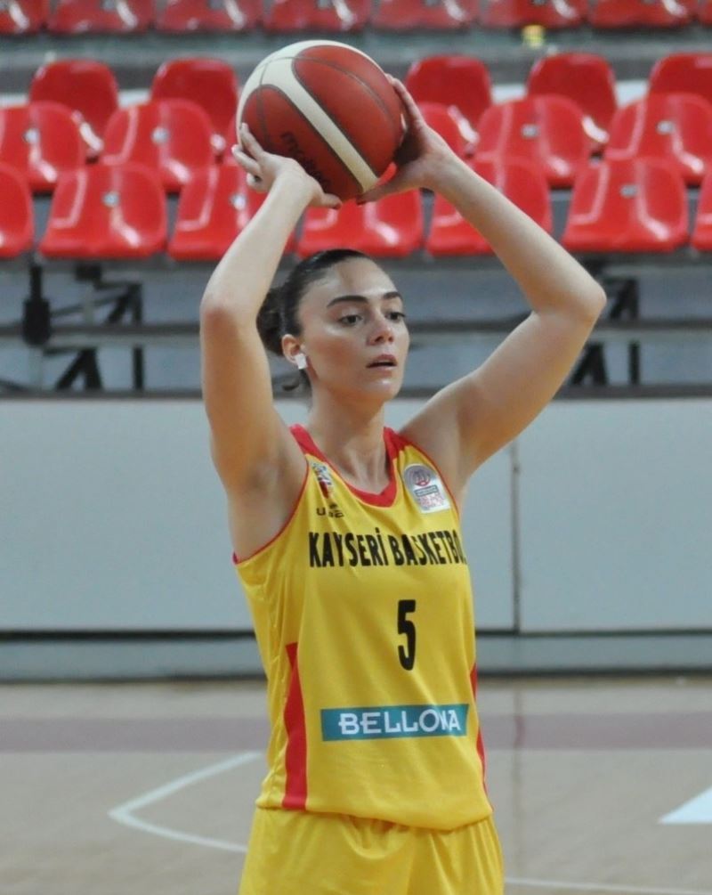 Melis Gülcan maçın yıldızı oldu
