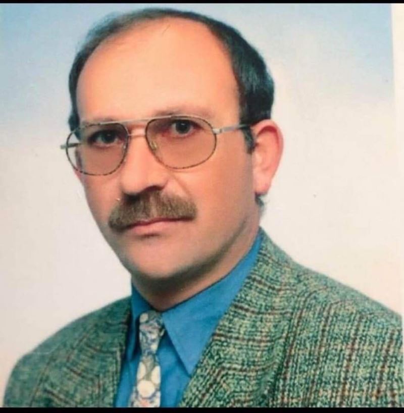 Mehmet öğretmen korona virüse yenik düştü
