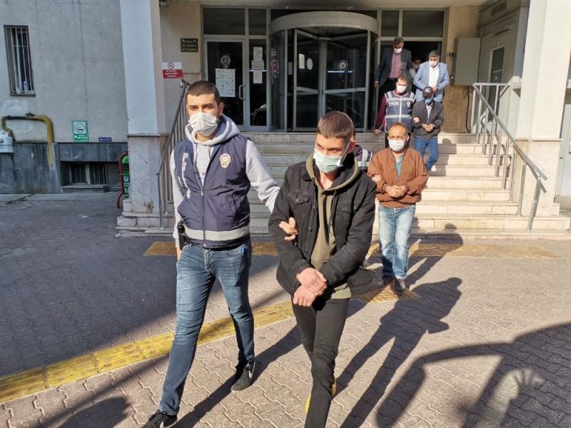 Kayseri polisinden 21 adrese şafak baskını
