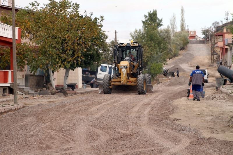 Kuruköprü’de doğalgaz sonrası asfalt çalışması
