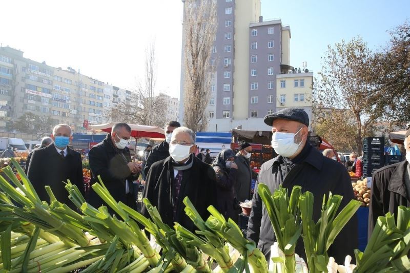 Başkan Büyükkılıç esnaflara pandemi kurallarını hatırlattı
