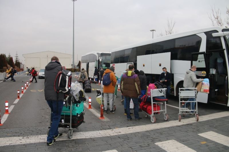 Erciyes Kayak Merkezi’ne sezonun ilk charter seferi Ukrayna’dan
