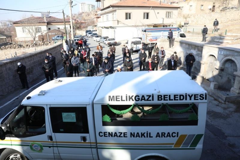 Melikgazi’nin çalışanları hayırsever Mehmet Yıldırım’ı cenazesinde yalnız bırakmadı
