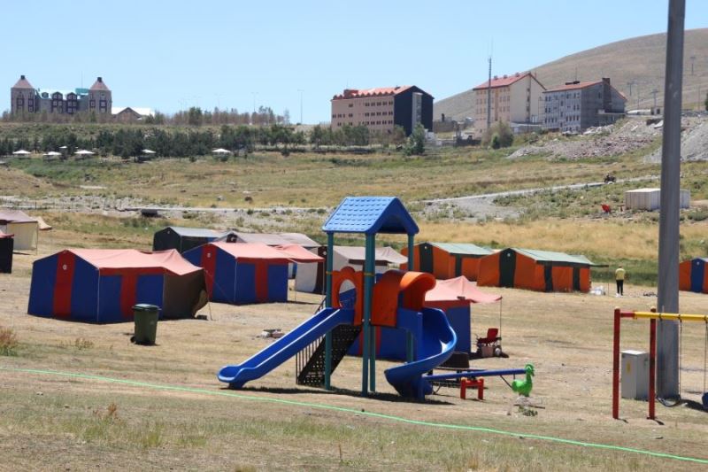  Erciyes’te kurulan çadır kampına yoğun ilgi