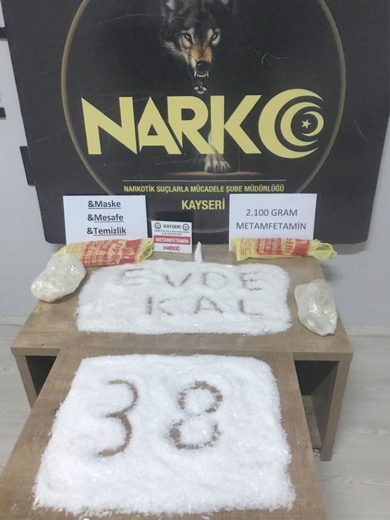 17 yaşındaki kurye 2 bin 100 gram uyuşturucu ile yakalandı