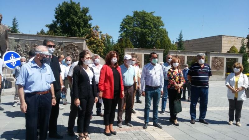 Ülkemizin bağımsız ve müreffeh yarınlarında CHP vardır