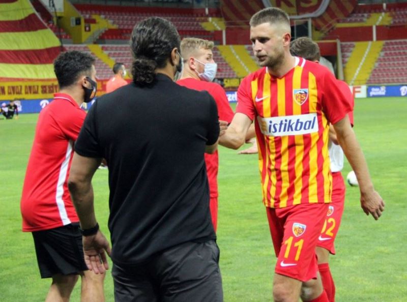 Kayserispor 97 kez oyuncu değiştirdi