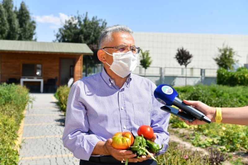 Başkan Büyükkılıç’tan organik tarıma destek, vatandaşa davet