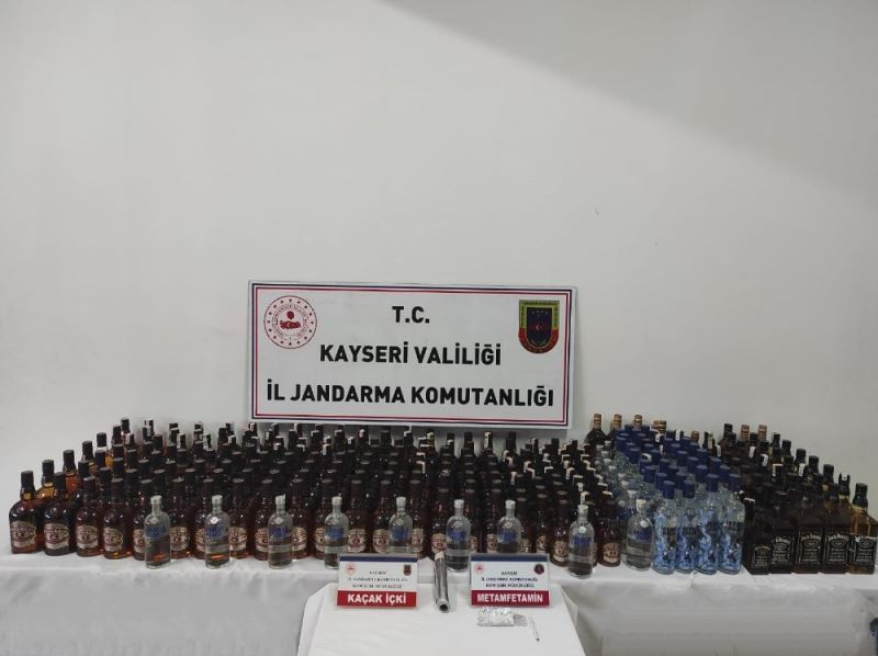 Jandarma mağarada saklanan 180 litre kaçak içki ele geçirdi
