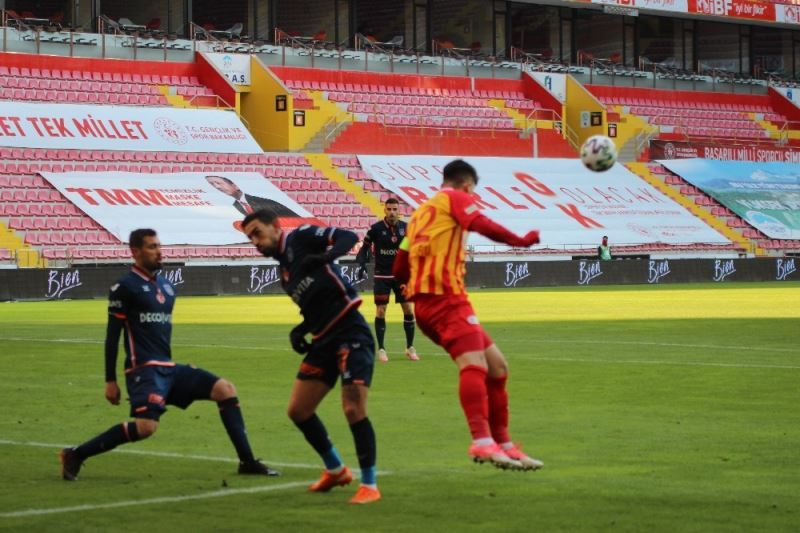 Süper Lig: Kayserispor: 2 - Medipol Başakşehir: 0 (Maç sonucu)
