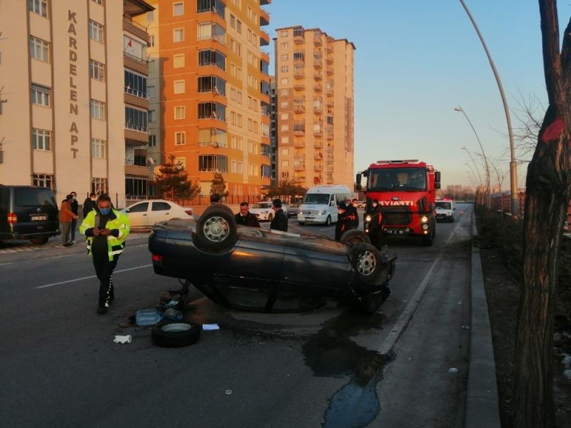 Kontrolden çıkan otomobil ağaca çarpıp takla attı: 2 yaralı
