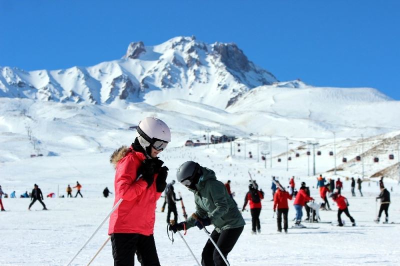 Kayakseverler sömestrde Erciyes’i tercih etti
