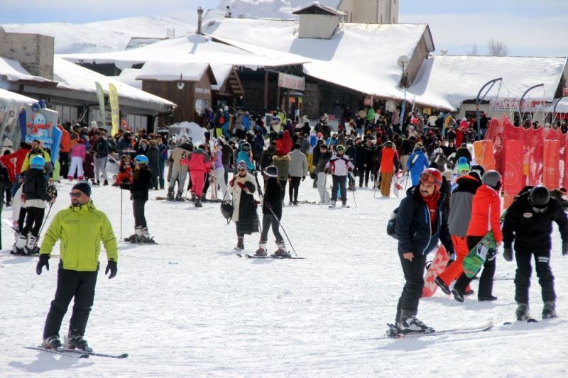 Erciyes’te pistler doldu
