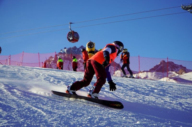 Snowboard İl Birinciliği Nefes Kesti
