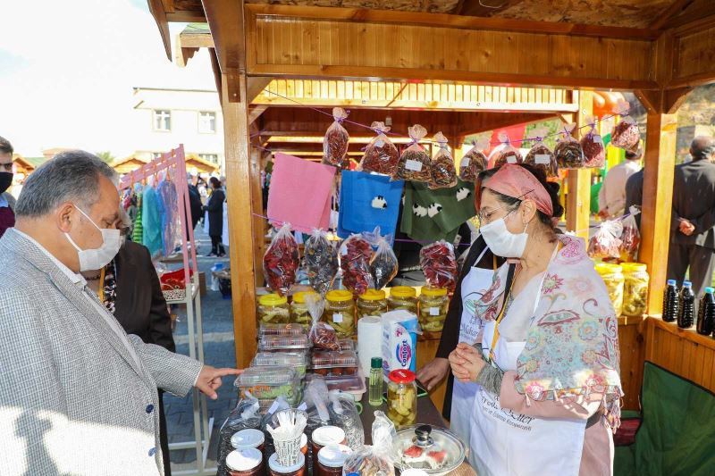 Ekim ayının ilk maharetli elleri bu pazar kuruluyor
