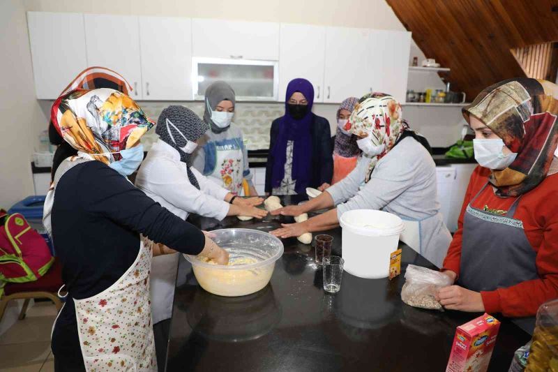 “Talas’ın kurslarına severek geliyoruz”
