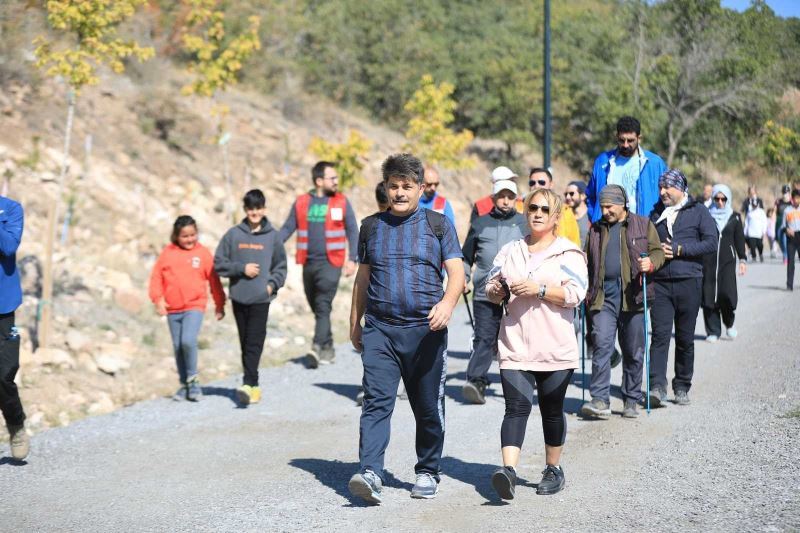 ‘Dünya Yürüyüş Günü’nde Ali Dağı’nda keyifli yürüyüş
