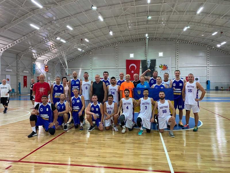 Hasan Aksoyak, 6. Uluslararası Kemer Basketbol Master Cup’ta en iyi forvet seçildi
