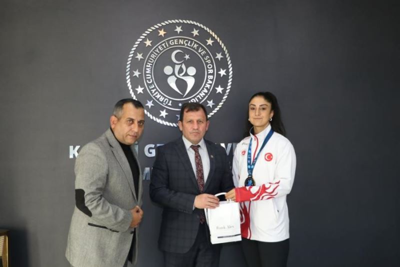 Mensure Karadayı, Kick Boks’ta Dünya üçüncüsü oldu