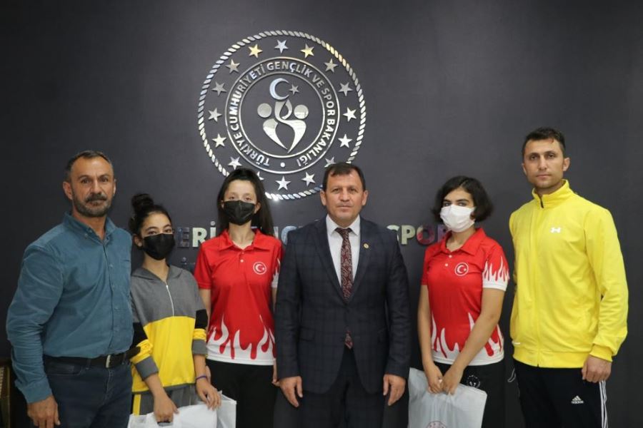 Taekwondo Sporcuları Ali İhsan Kabakcı’yı ziyaret etti