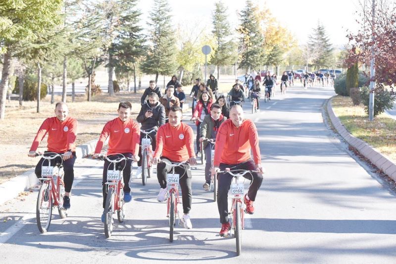 ERÜ Spor Bilimleri Fakültesi’nden ‘Yaşam Şekerden Tatlıdır” etkinliği
