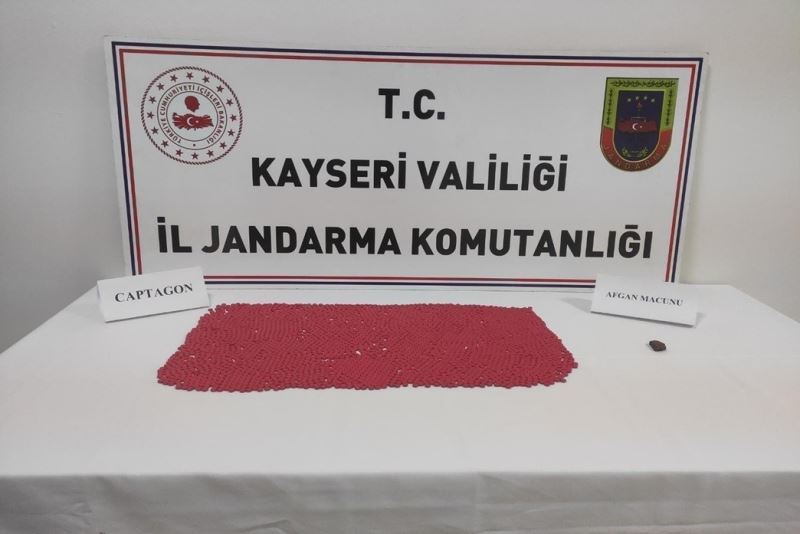 Jandarmanın arama yaptığı evde 3 bin adet uyuşturucu hap ele geçirildi
