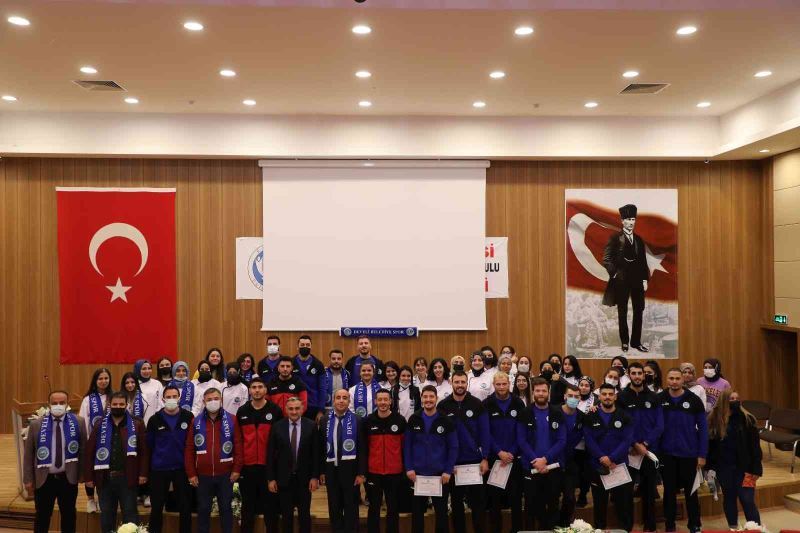 Develi Belediyespor Seyrani Kampüsü’nde öğrencilerle bir araya geldi
