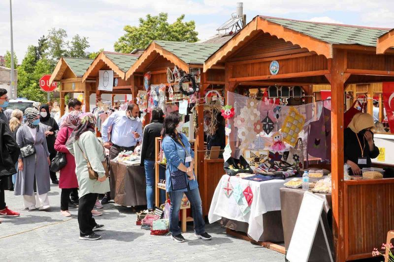 Talas’ta maharetli eller, el emeği göz nuru ürünler
