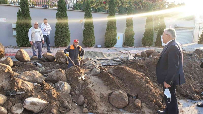 Başkan Büyükkılıç, altyapı ve yol çalışmalarını denetledi
