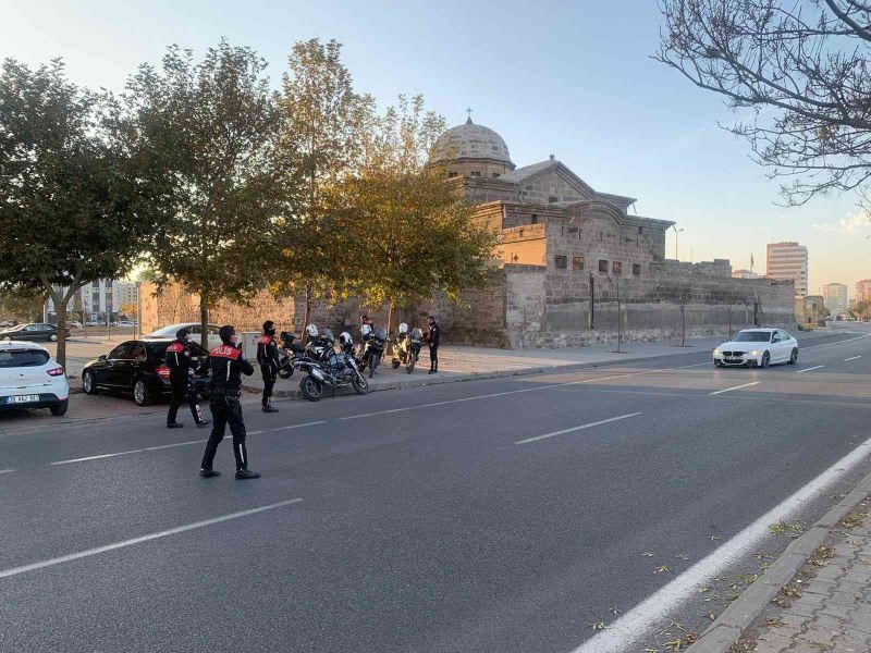 Motosikletli polis timleri suça geçit vermiyor
