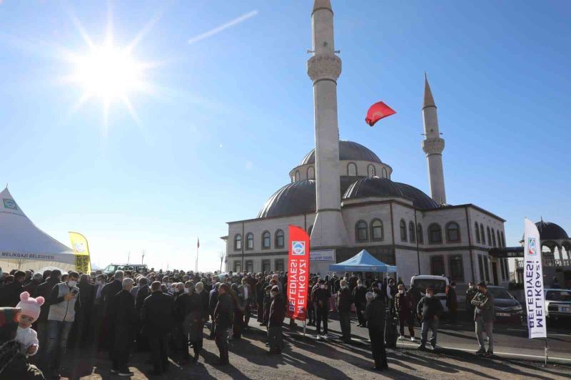 Hırka-i Şerif Cami dualarla ibadete açıldı
