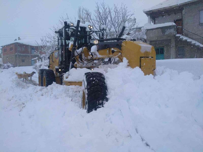 Kayseri’de 74 mahalle yolu ulaşıma açıldı
