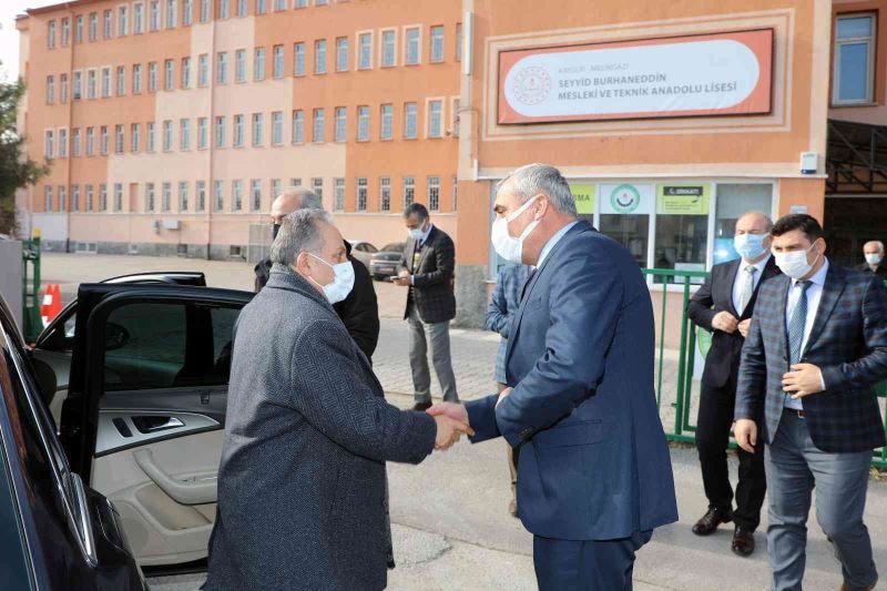 Başkan Yalçın meslek lisesi öğrencileriyle buluştu
