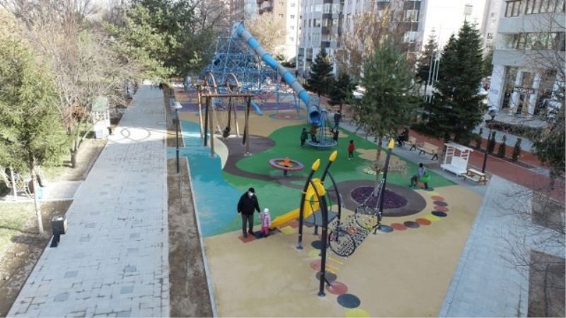 Melikgazi’nin parklarında çocuklar çok mutlu
