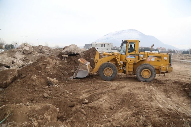 Daha temiz bir ilçe için mahallelerde hafriyat temizliği devam ediyor
