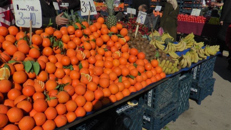 Semt pazarlarının gözdesi portakal  oldu
