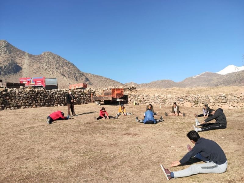 Develi halkı sağlıklı yaşam için spor yapıyor
