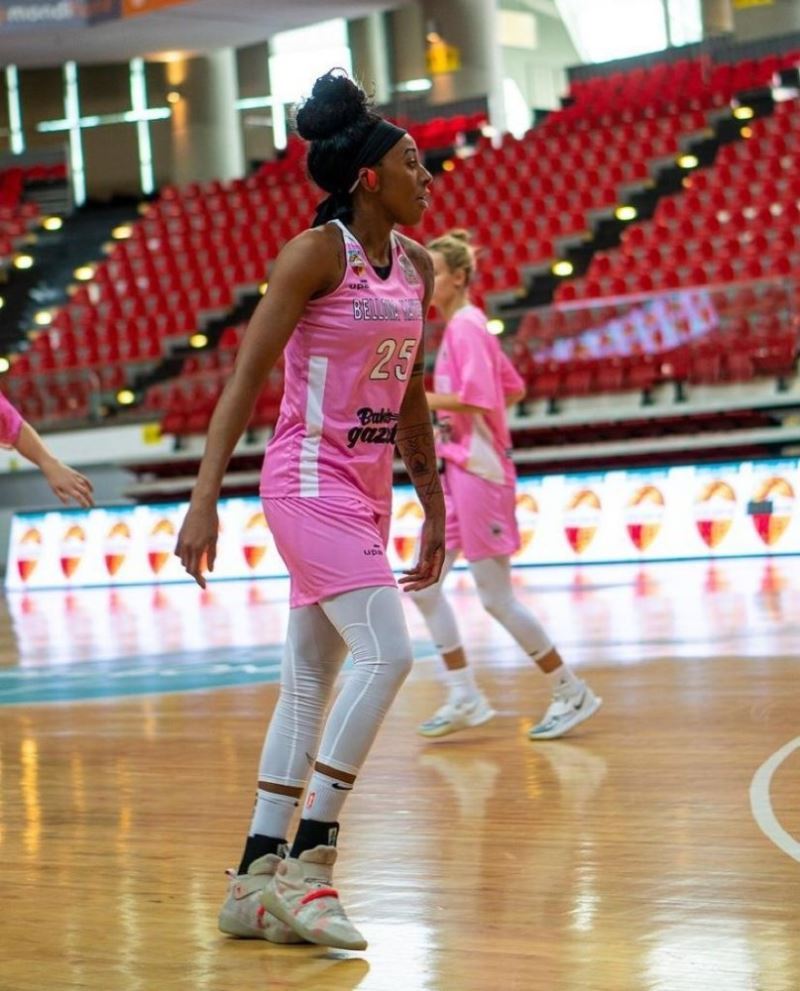 Glory Bassey Johnson pota altında etkili oldu
