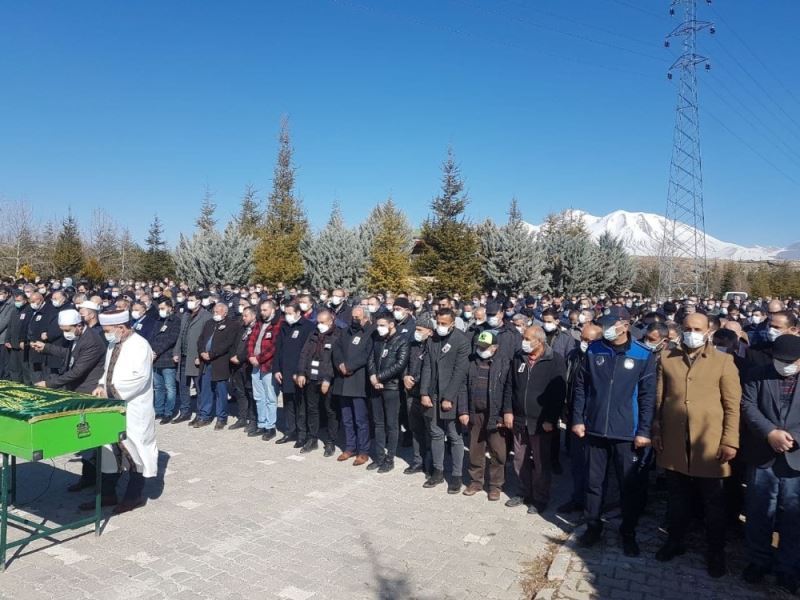 Trafik kazasında hayatını kaybeden Yağlıoğlu gözyaşları içinde toprağa verildi
