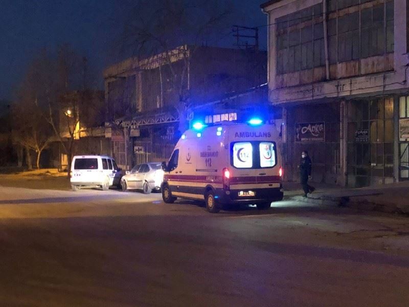 21 yaşındaki genç iş yerinde kendini asarak yaşamına son verdi
