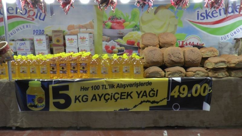 Yöresel Ürünler Fuarında Ayçiçek yağı 49 TL
