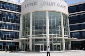 İnternet üzerinden kamyon motoru satarak dolandırıcılık yapan 3 sanığa 6 yıl 3’er ay hapis cezası