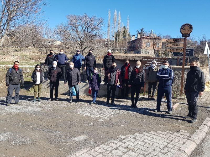 Hem sağlık için yürüdüler hem de çevreyi temizlediler
