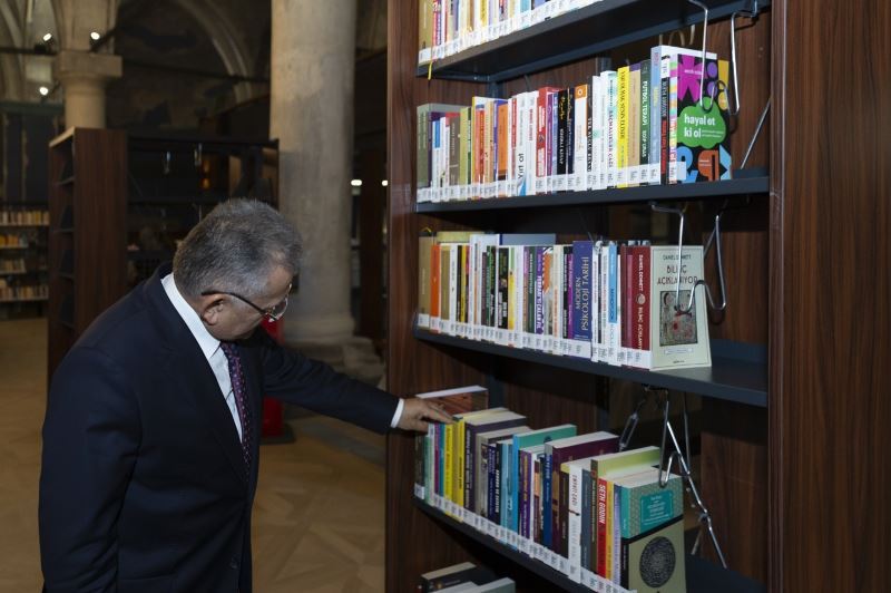 Büyükkılıç, Anlamlı Kitap kampanyasına 1038 kitap ile destek verdi
