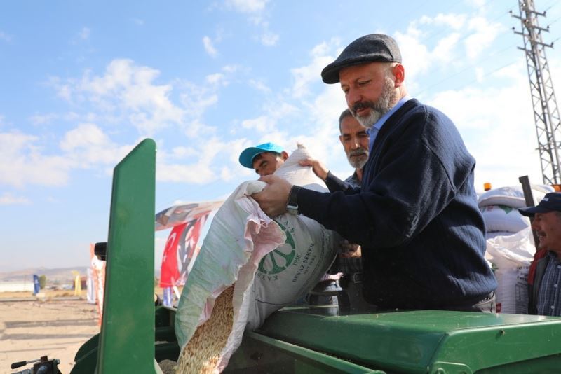 Kocasinan’da tarıma destek devam ediyor
